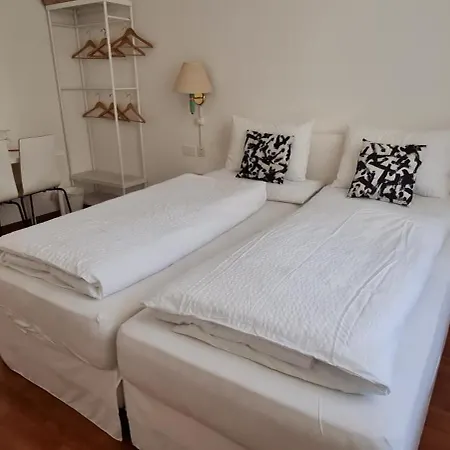 Hotel Corona *